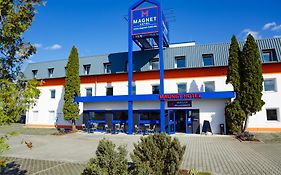 Magnet Hotel